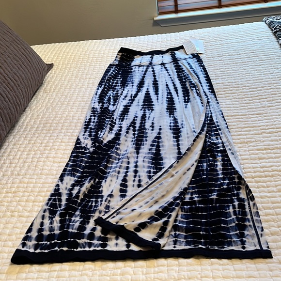 ATHLETA  Tie dye marina skirt. New with tags never worn. - Picture 4 of 9
